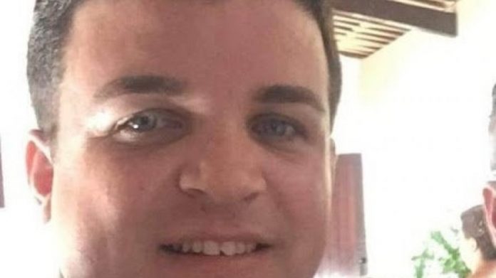 Aluno invade escola no Nordeste e atira em professor
